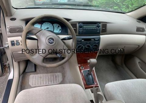 Clean Toyota Corolla 2004 - 2/3