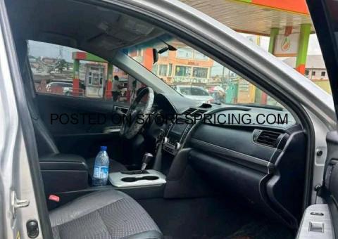 2014 Toyota Camry SE - 3/3